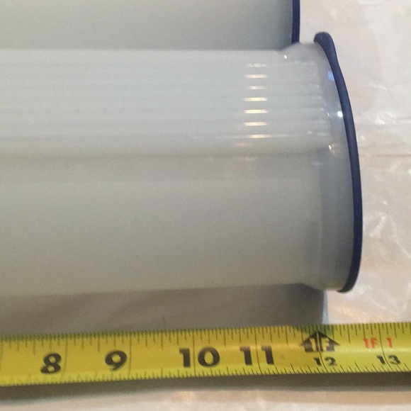 Tupperware containers - Picture 6 of 9